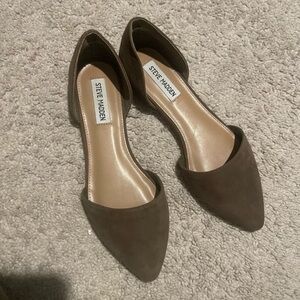 NWOT STEVE MADDEN POINT TOE FLATS SUEDE